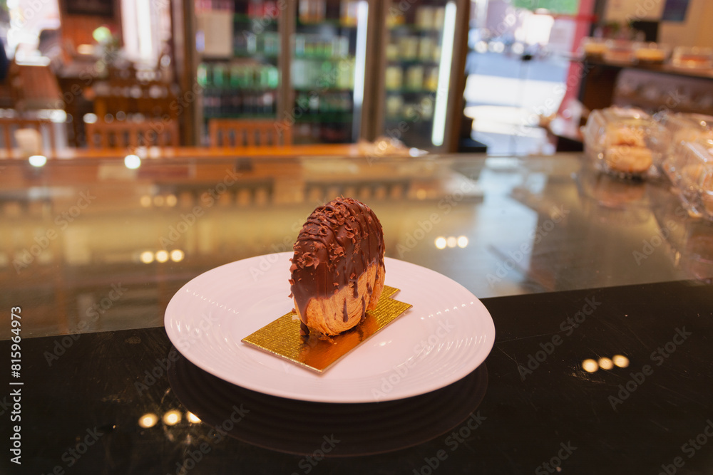 Fototapeta premium chocolate cake in a restaurant