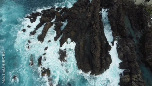 Wallpaper Mural Vue aérienne professionnel au drone de la ville Porto Moniz en bord de mer avec vague, Madère, Portugal
 Torontodigital.ca