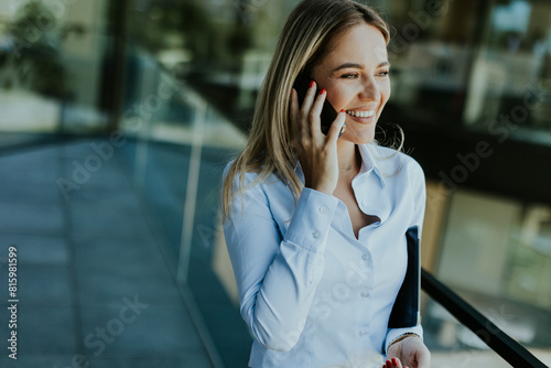 Confident businesswoman cha...