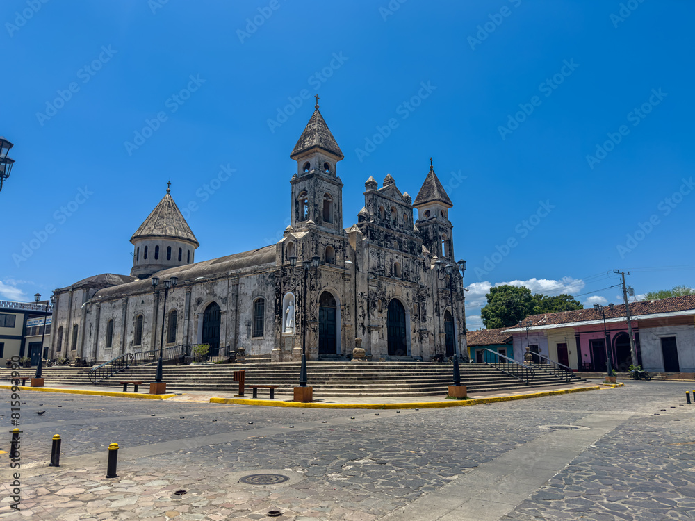Obraz premium Beautiful view of the colonial city of Granada Nicaragua, Its majestic yellow cathedral, Guadalupe Church, the convent museum anda the calzada streets
