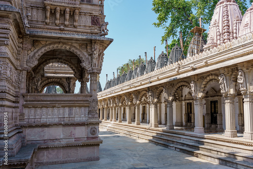 Photos Hutheesing Jain Temple in Ahmenabad, Gujarat, India