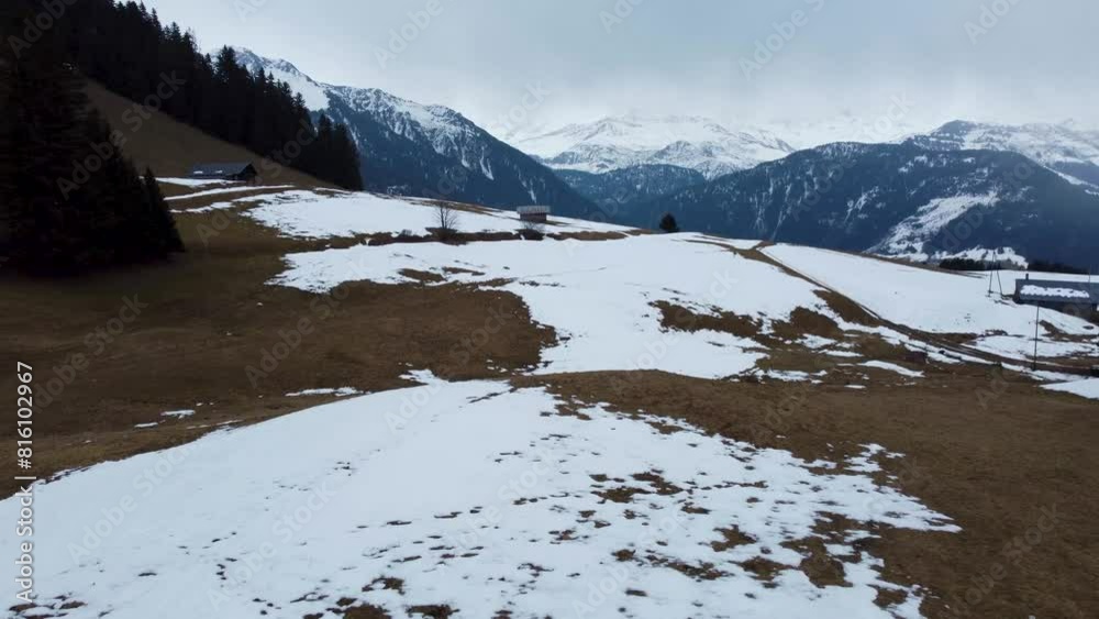 Plan en drone magnifique de Montagne - Drone 4K