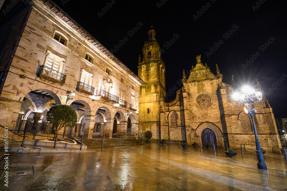 Balmaseda Square at dusk