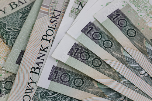 These are banknotes in denominations of 100 Polish zloty each