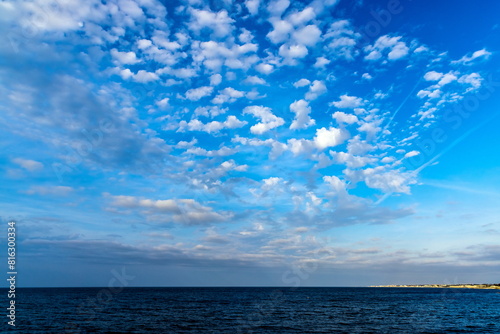 Nuvole sul mare prima del tramonto  photo