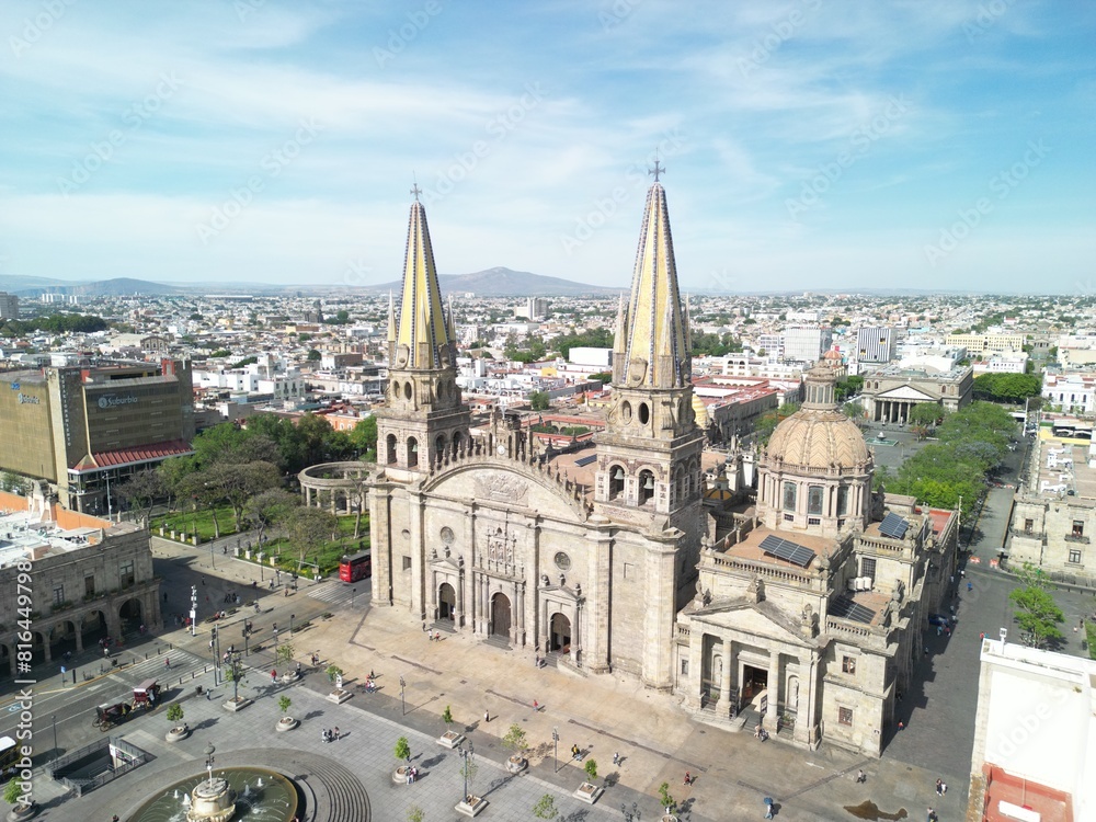 Fototapeta premium cathedal of guadalajara, jalisco, mexico aerial