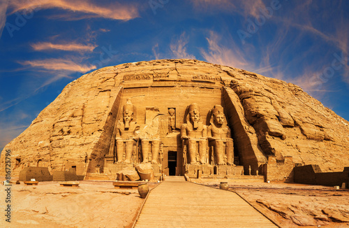 Obraz na płótnie The Great Temple of Ramesses II in Abu Simbel, Egypt w salonie
