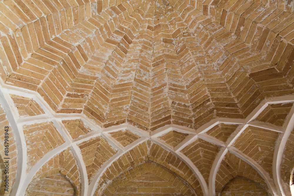 Obraz premium Bukhara, historical bath (hammam). Symmetric brick vaulting, suitable for historical and architectural themes. Bukhara (Boxoro) Uzbekistan