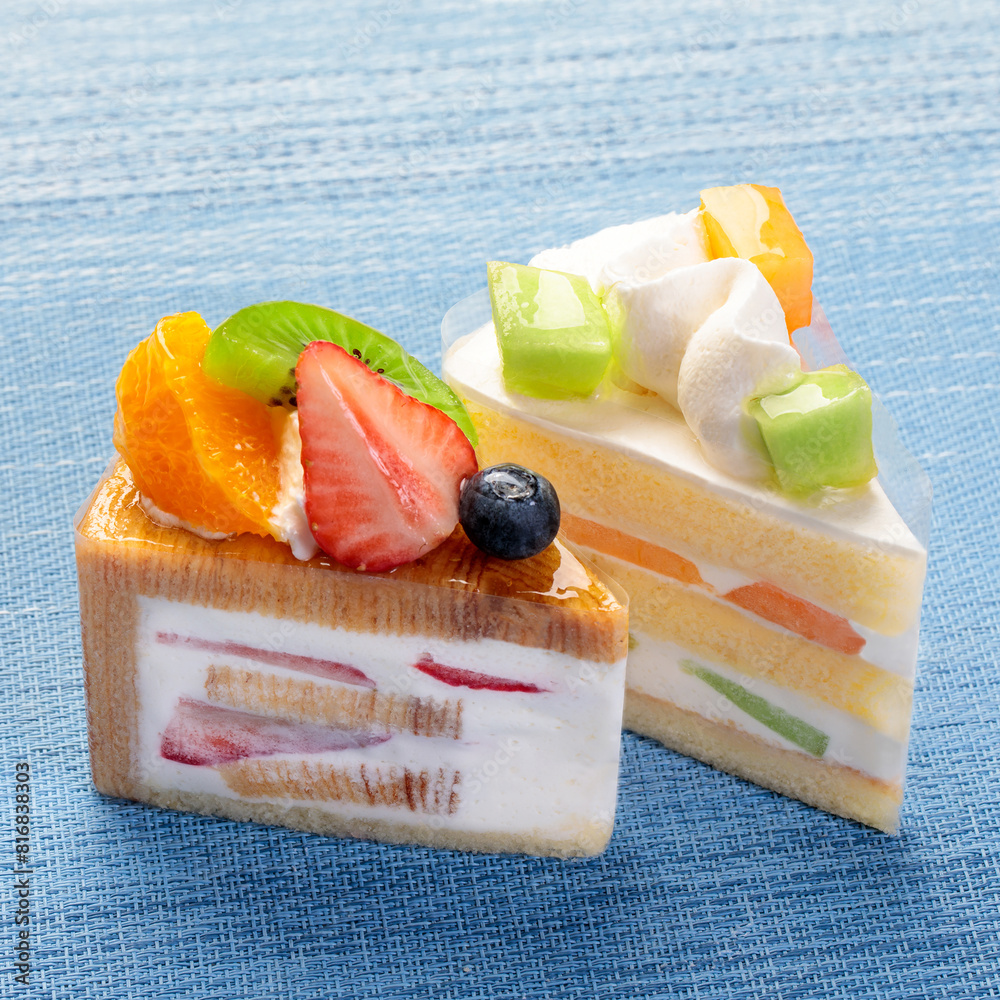 Φωτογραφία 初夏のフルーツカットケーキ2種
