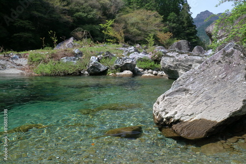 瀬戸川の川奈路渓谷　憩いの広場　（高知県　土佐町）