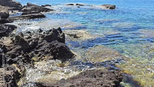Felsen im Meer 2