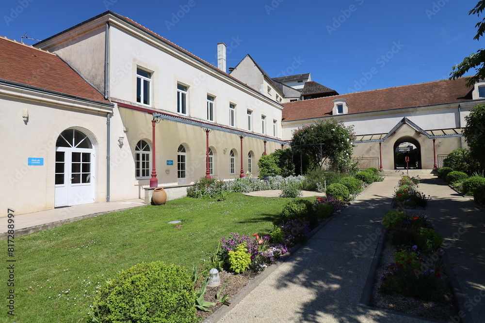 Bâtiment typique, vu de l'extérieur, ville de La Roche Posay, département de la Vienne, France Bâtiment typique, vu de l'extérieur, ville de La Roche Posay, département de la Vienne, France