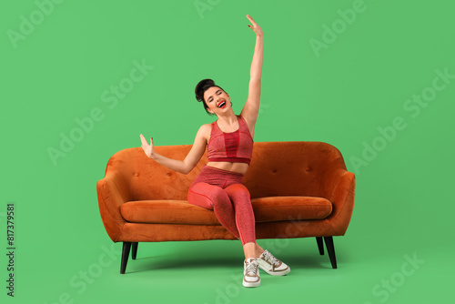 Sporty young pin-up woman s...