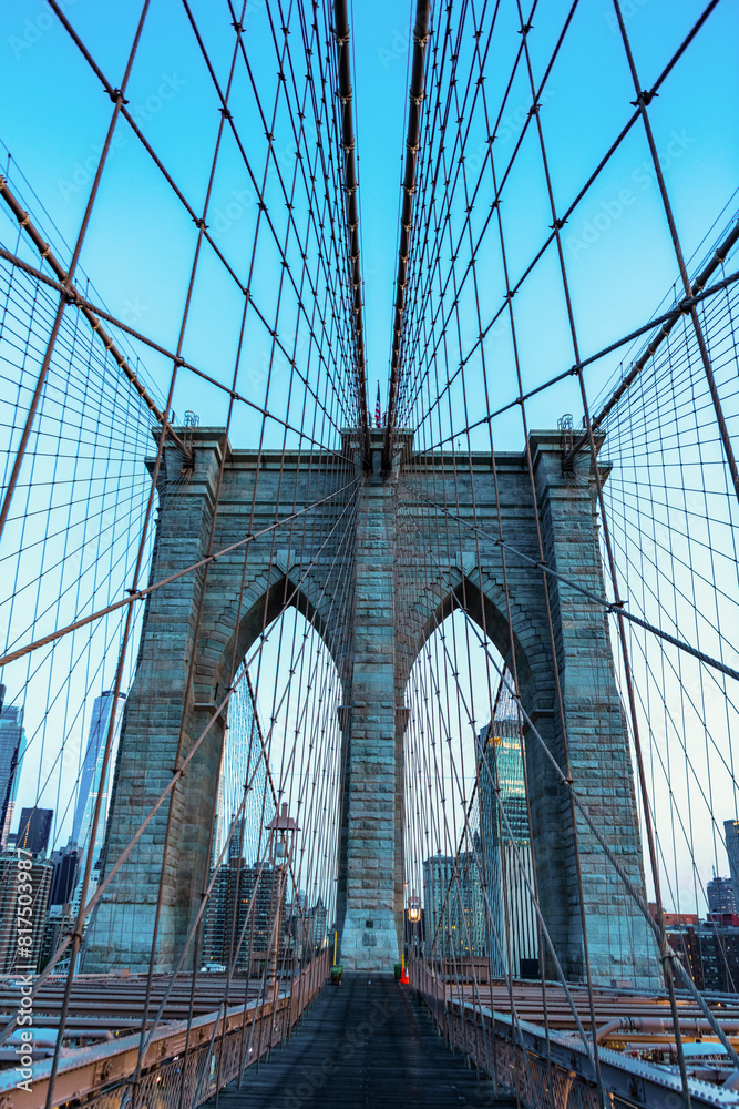 Fototapeta premium suspension bridge architecture in new york between Manhattan and Brooklyn