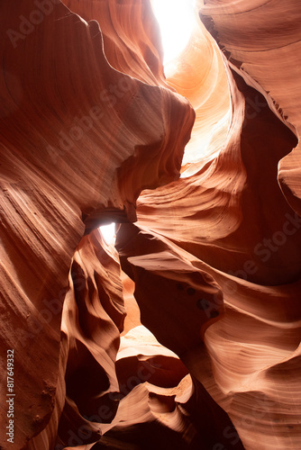 Light beams illuminating the curves of Antelope Canyon