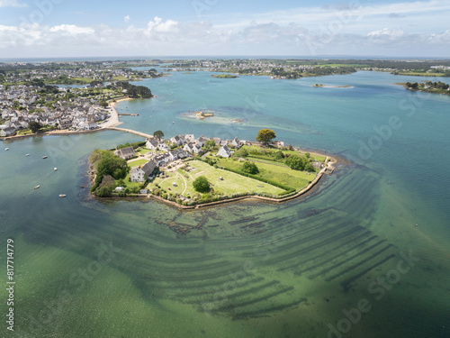 Ile en Bretagne, le village de saint cado dans le Morbihan et la rivière d'Etel