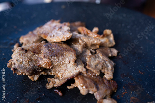 マルチグリドルで調理するジビエ焼肉