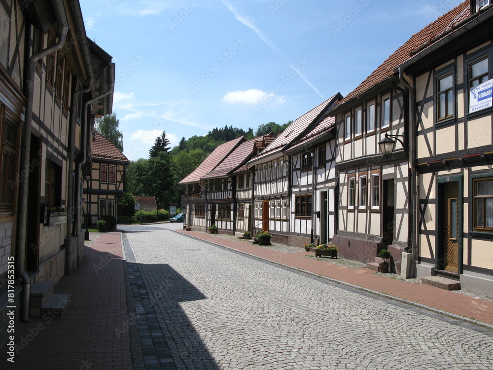 Gasse mit Fachwerkhäusern in der Fachwerkstadt Stolberg im Harz Gasse mit Fachwerkhäusern in der Fachwerkstadt Stolberg im Harz