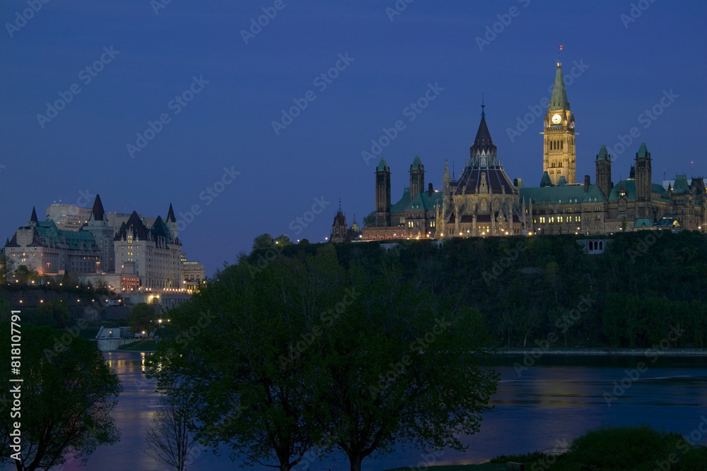 Fototapeta premium Parliament Hill From Ottawa River