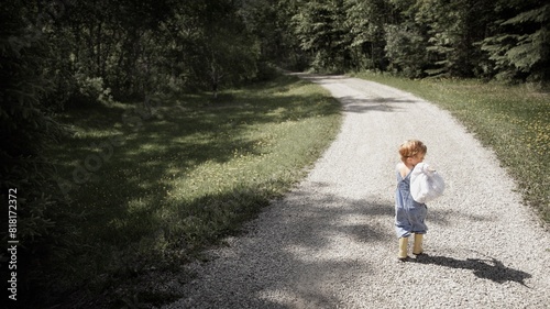 Tableau sur toile Little Boy Running Away