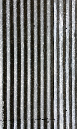 Building wall of corrugated metal