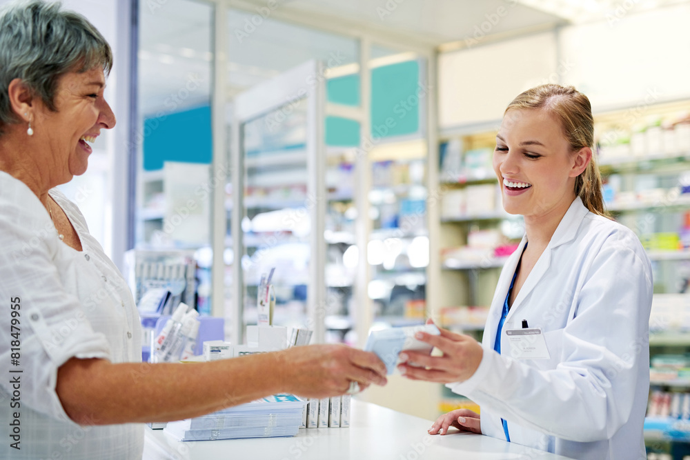 © peopleimages.com - Pharmacist, cashier and shopping for medicine in store with pills or drugs in box for healthcare. Happy, woman and pharmacy customer with sale advice, offer or choice of supplements at drugstore © peopleimages.com - Pharmacist, cashier and shopping for medicine in store with pills or drugs in box for healthcare. Happy, woman and pharmacy customer with sale advice, offer or choice of supplements at drugstore