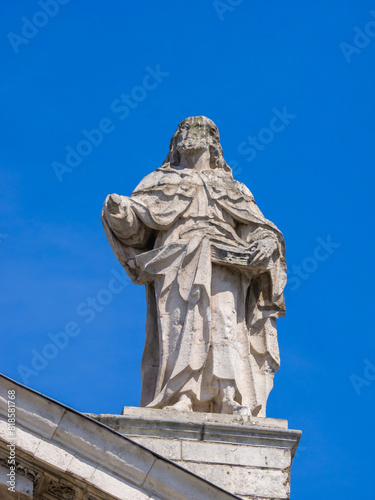 Sculptures on the exterior of St Paul s Cathedral  London  England  United Kingdom 