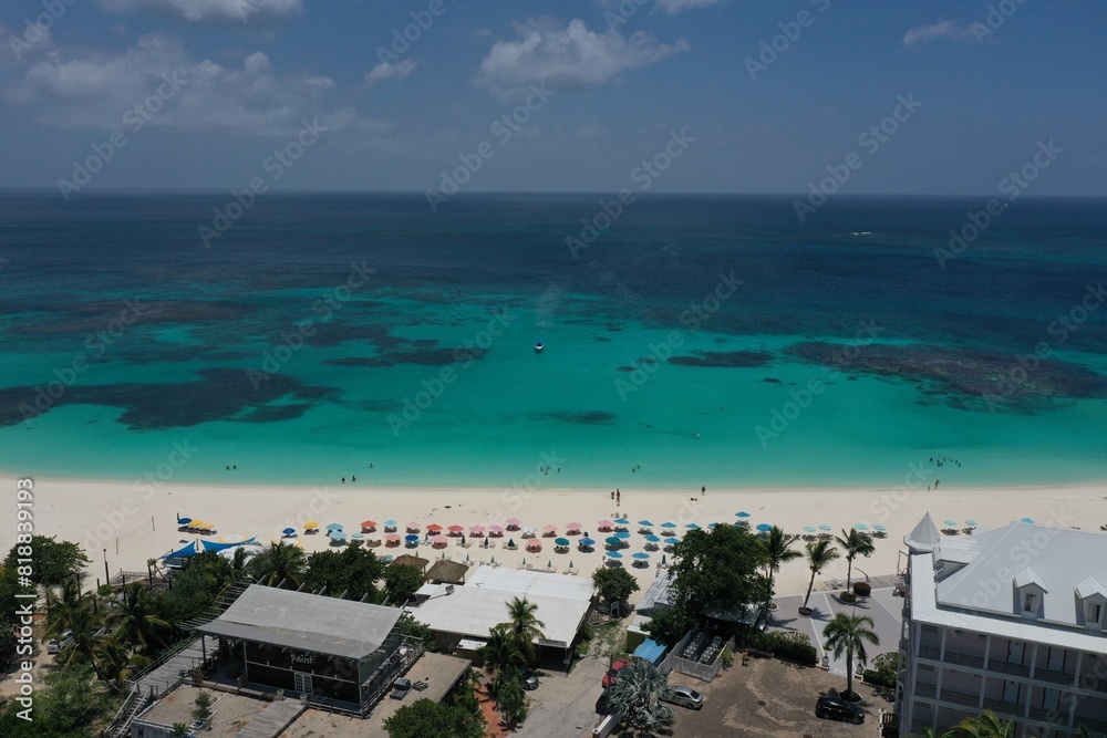Obraz premium Serene coastal scene featuring a sandy beach in Shoal Bay East in Anguilla