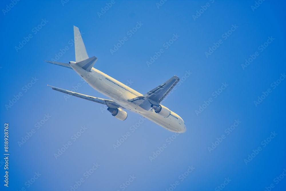 Obraz premium 城南島海浜公園から見る飛行機