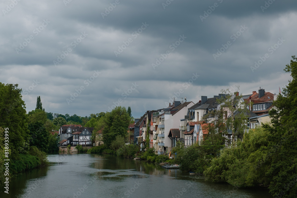 Entdecke Marburg neu, Blick von Weidenhäuser Brücke auf Häuser Am Grün Entdecke Marburg neu, Blick von Weidenhäuser Brücke auf Häuser Am Grün