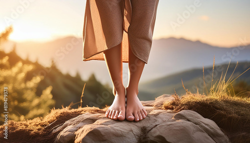 donna piedi nudi natura bosco sensoriale  photo