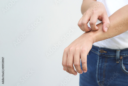 Health problems, man has itchy hands