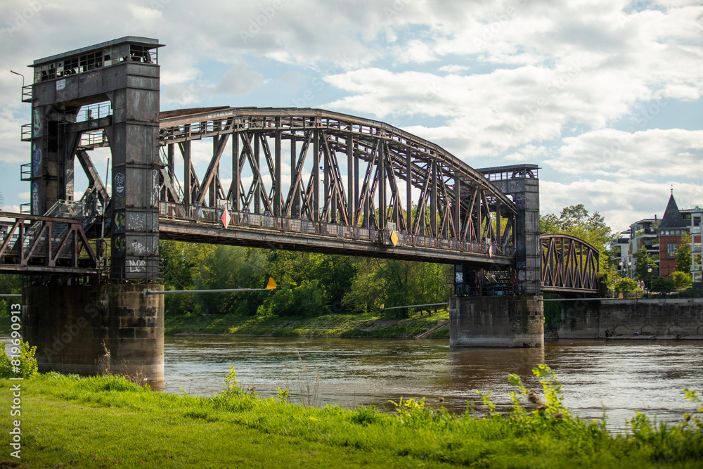 Hubbrücke für Eisenbahn in Magdeburg Hubbrücke für Eisenbahn in Magdeburg