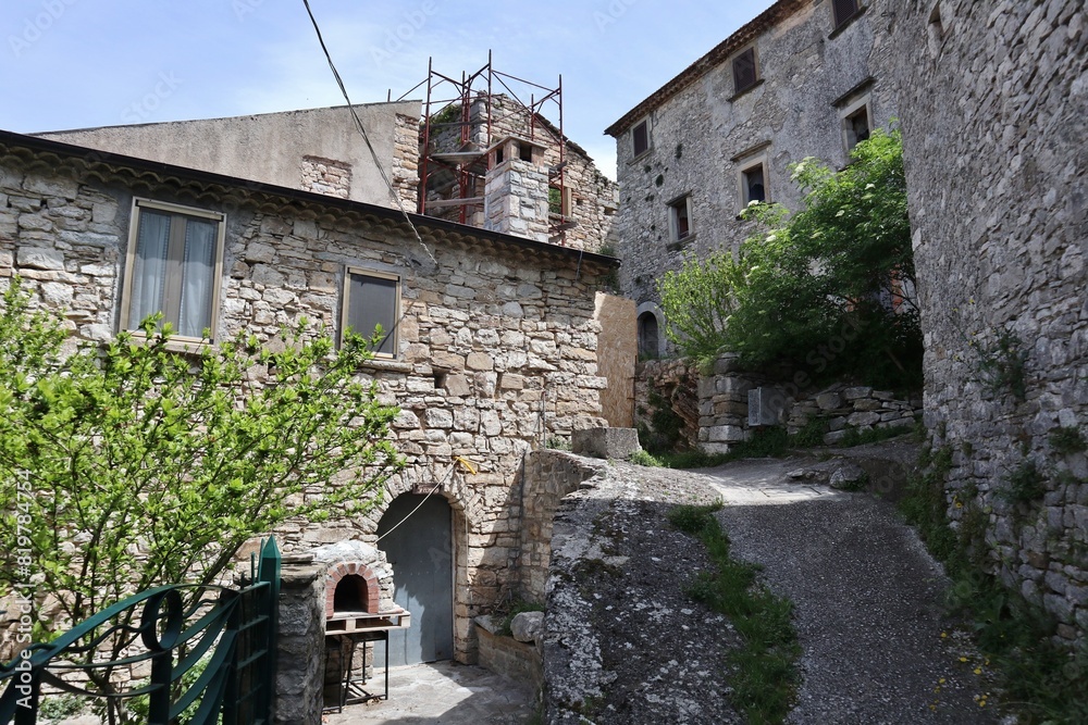 Macchiagodena - Scorcio del borgo in Via Basciano
