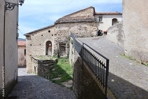 Obraz na płótnie Macchiagodena - Scorcio del borgo in Via XXIV Maggio w salonie