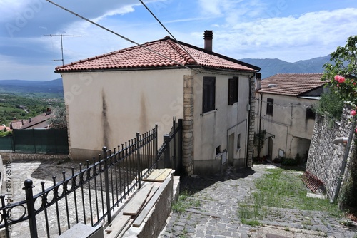 Obraz na płótnie Macchiagodena - Scorcio panoramico da Salita Vittorio Veneto w salonie