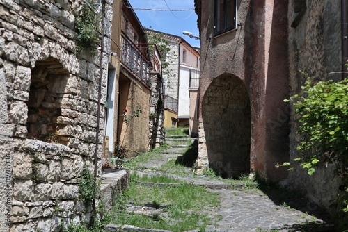 Obraz na płótnie Macchiagodena - Scorcio di Salita Vittorio Veneto w salonie