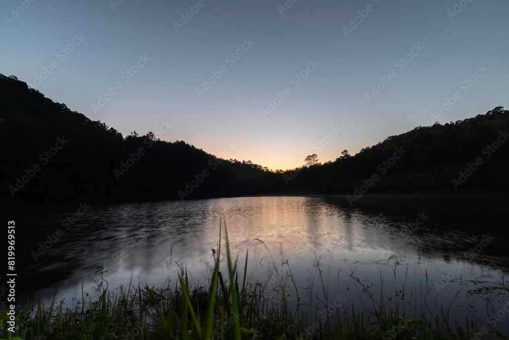 Fototapeta premium Pang-ung, pine forest park , Mae Hong Son, North of Thailand, forest background. Concept Travel
