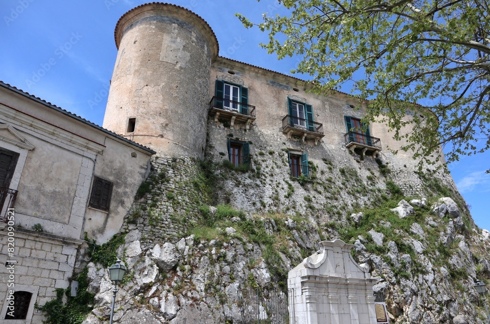 Macchiagodena - Castello Pandone in Piazza Ottavio De Salvio