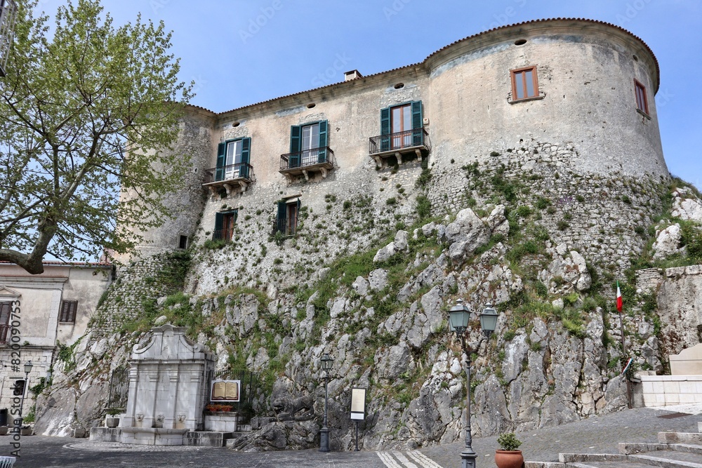 Macchiagodena - Castello Baronale in Piazza Ottavio De Salvio
