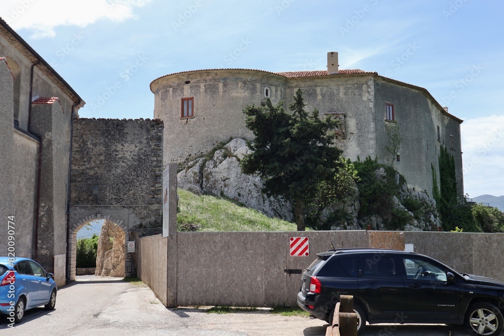Macchiagodena - Castello Baronale da Via Vittorio Veneto