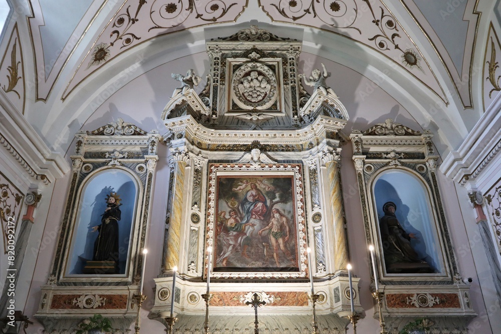 Macchiagodena - Altare della Chiesa di Sant'Antonio di Padova