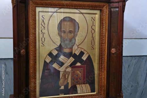 Obraz na płótnie Macchiagodena - Quadro di San Nicola nella Chiesa di Sant'Antonio di Padova w salonie