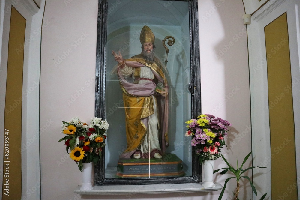 Macchiagodena - Statua ottocentesca di San Nicola di Bari nella Chiesa di Sant'Antonio di Padova