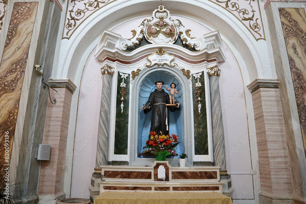 Macchiagodena - Statua ottocentesca di Sant'Antonio di Padova nella chiesa omonima