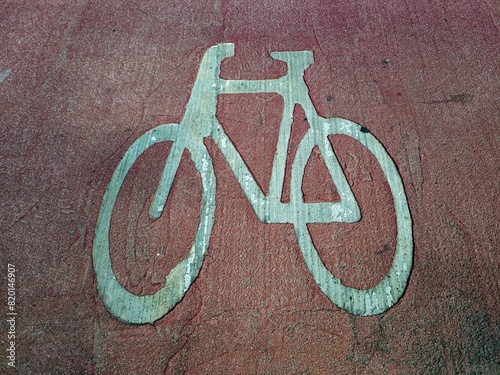 Fahrrad als Stilelement auf Radweg