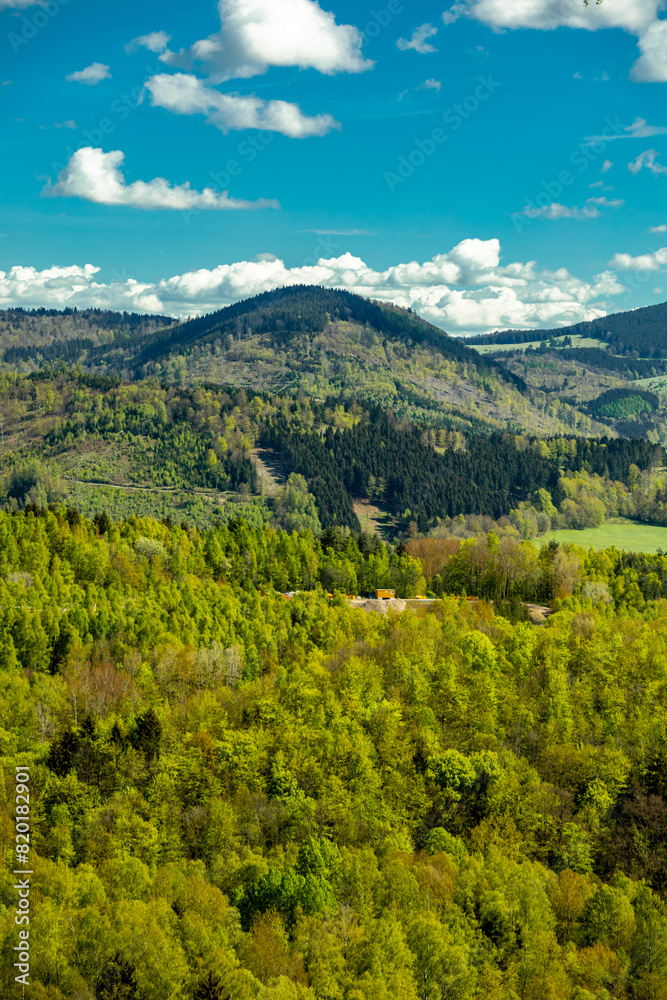 Fototapeta premium Eine früh morgendliche Wanderung rund um die Stadt Schmalkalden mit ihrer wunderschönen Landschaft - Thüringen - Deutschland