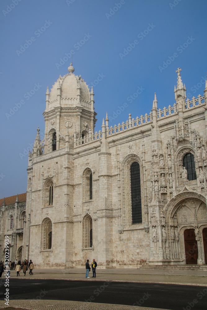 Obraz premium Mosteiro dos Jerónimos de Santa Maria de Belém, It is a former monastery of the Order of Saint Jerome and is located in the Belén neighborhood, and Igreja de Santa Maria de Belém in Lisbon, Portugal.
