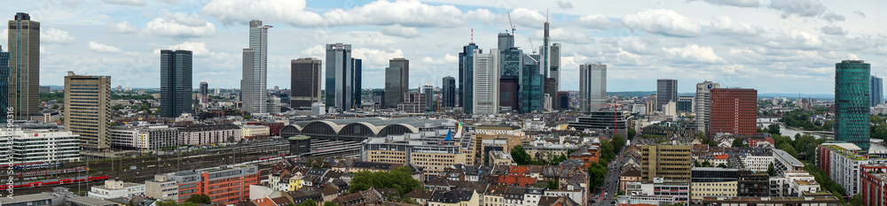 Blick auf die Skyline von Frankfurt von Westen Blick auf die Skyline von Frankfurt von Westen
