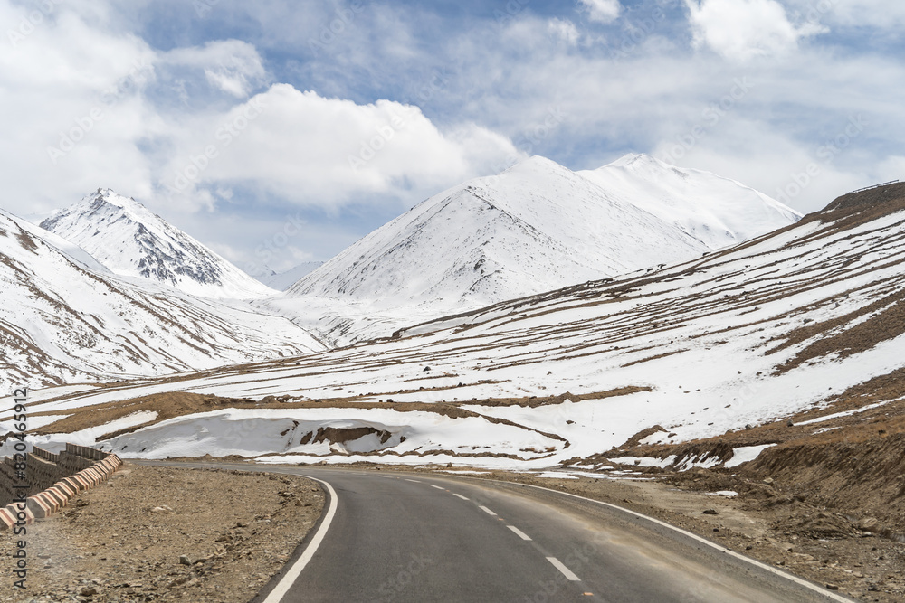 Beautiful Snow Mountain Road Trip in Leh Ladakh
